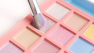 Slide Into Summer Beauty: Connecting Brand and Retailer Trends